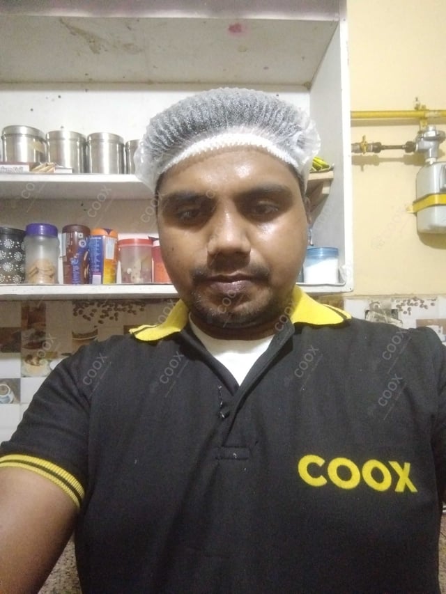 Chef from COOX at bookings. Professional cooks chefs at home