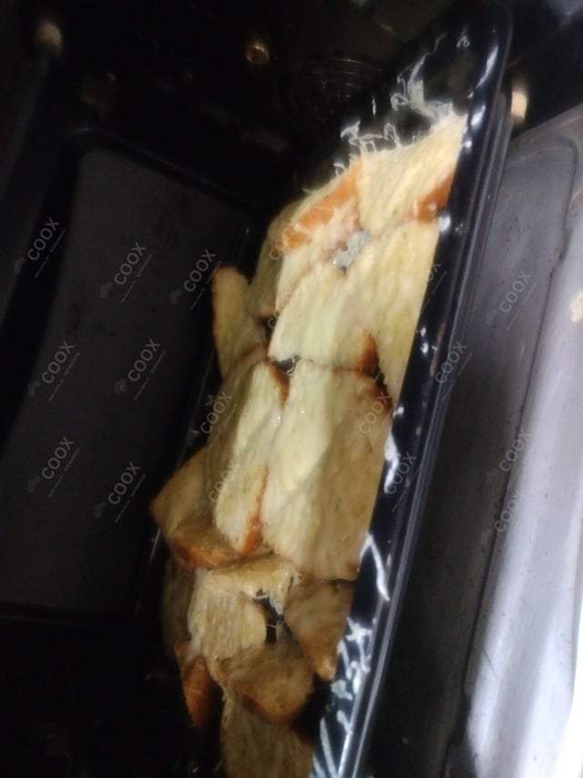 Delicious Garlic Bread with Cheese prepared by COOX