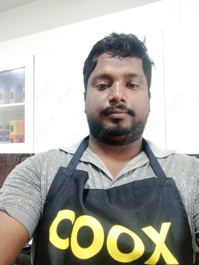 Chef from COOX at bookings. Professional cooks chefs at home