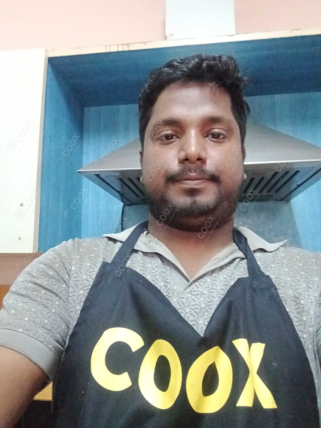 Chef from COOX at bookings. Professional cooks chefs at home