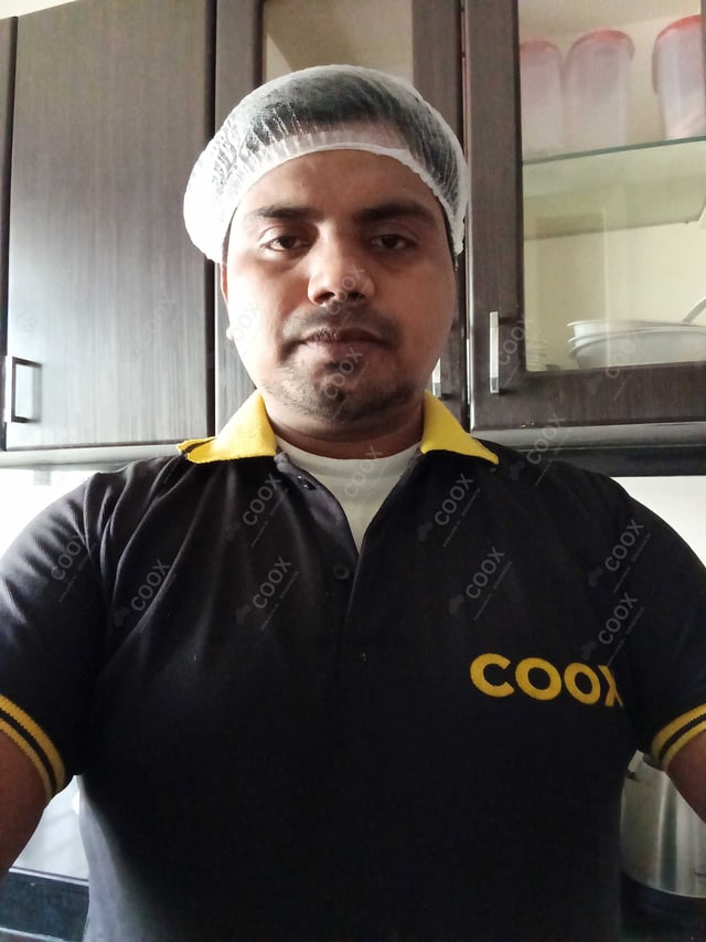 Chef from COOX at bookings. Professional cooks chefs at home