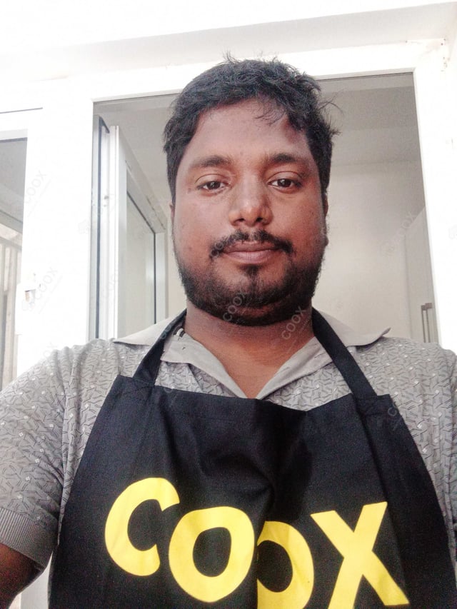 Chef from COOX at bookings. Professional cooks chefs at home