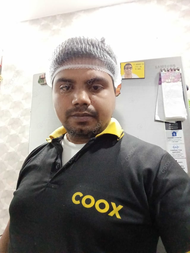 Chef from COOX at bookings. Professional cooks chefs at home