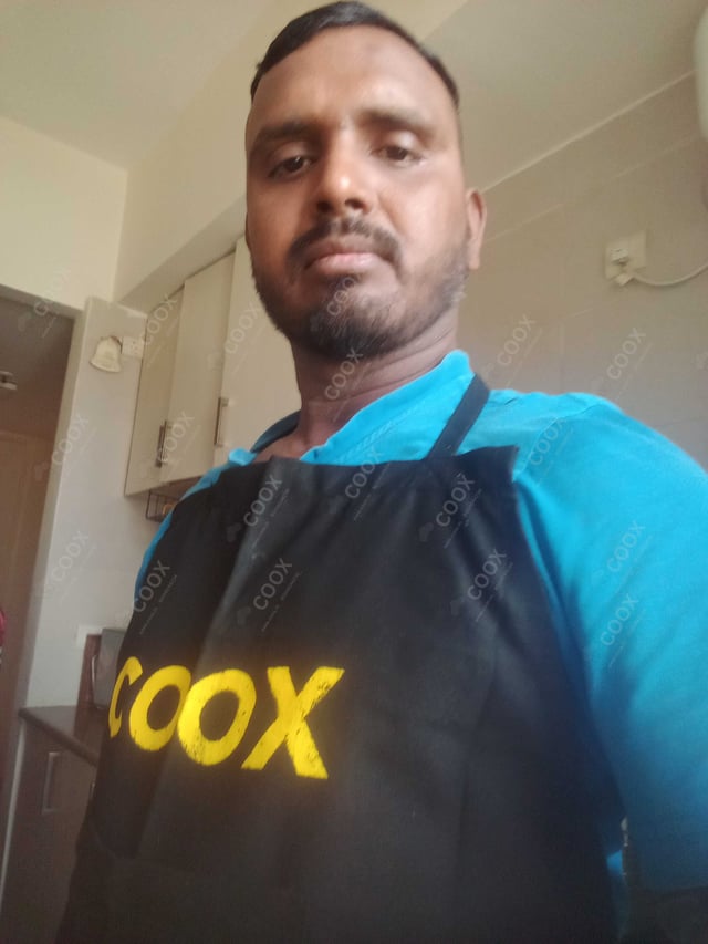 Chef from COOX at bookings. Professional cooks chefs at home