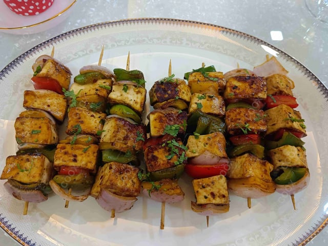 Delicious Paneer Shashlik prepared by COOX