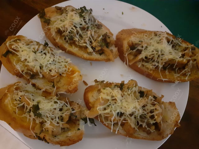 Delicious Chicken Bruschetta prepared by COOX