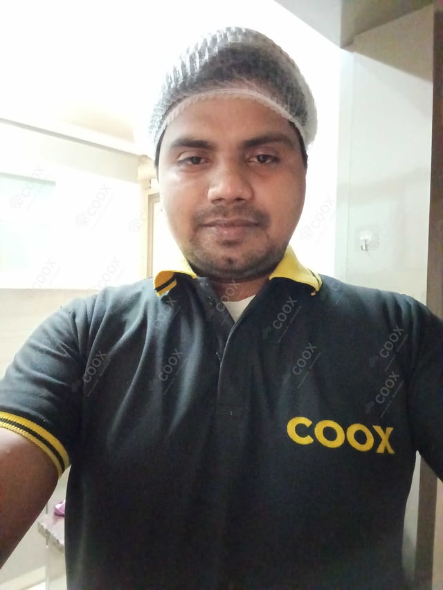 Chef from COOX at bookings. Professional cooks chefs at home