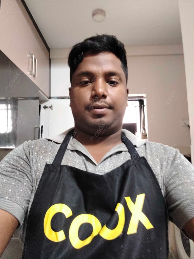 Chef from COOX at bookings. Professional cooks chefs at home