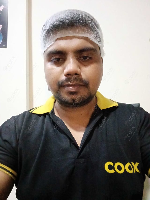 Chef from COOX at bookings. Professional cooks chefs at home