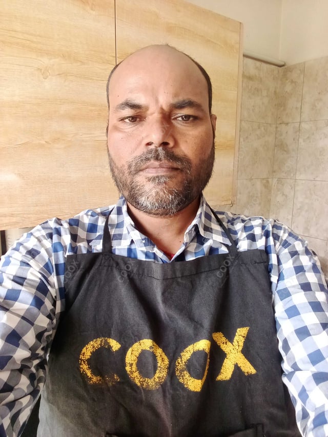 Chef from COOX at bookings. Professional cooks chefs at home