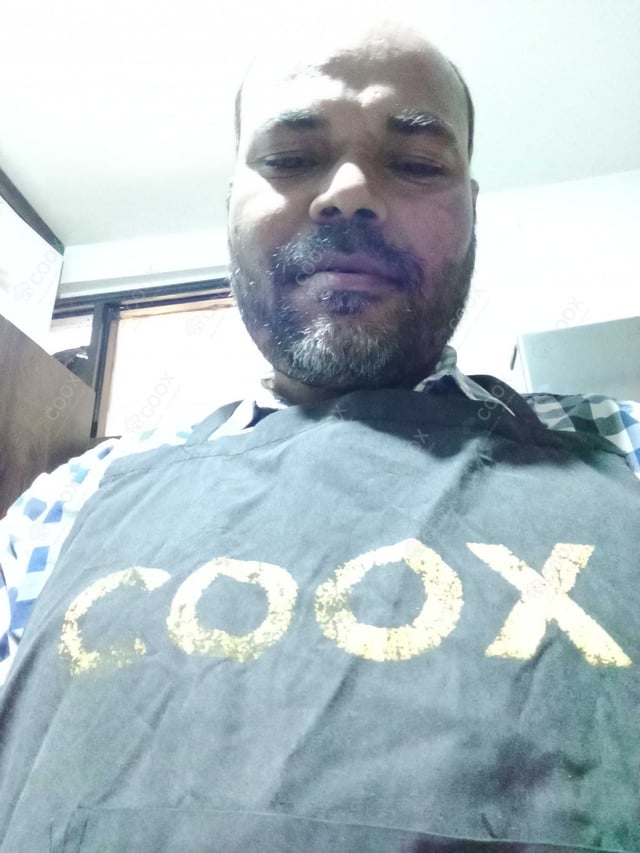 Chef from COOX at bookings. Professional cooks chefs at home