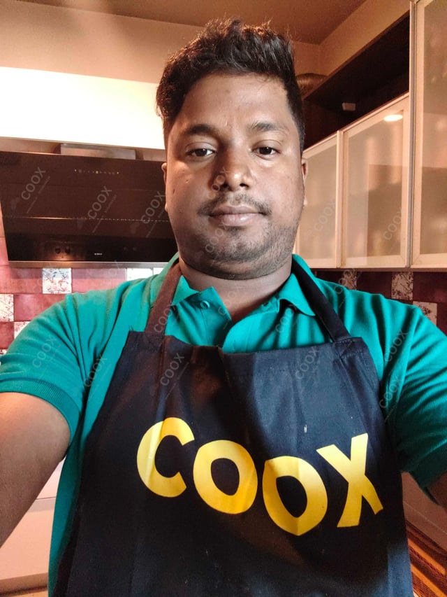 Chef from COOX at bookings. Professional cooks chefs at home