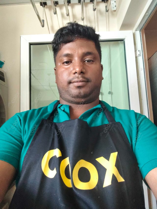 Chef from COOX at bookings. Professional cooks chefs at home