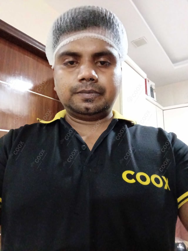 Chef from COOX at bookings. Professional cooks chefs at home