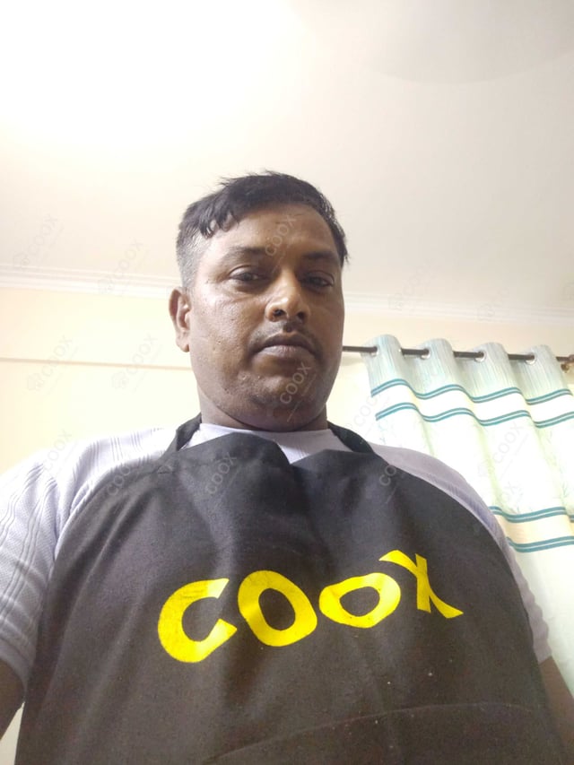 Chef from COOX at bookings. Professional cooks chefs at home