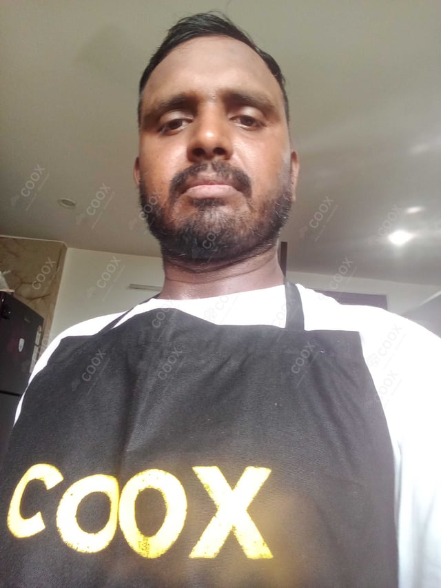 Chef from COOX at bookings. Professional cooks chefs at home