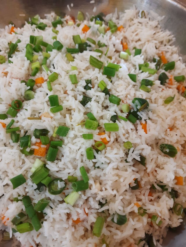 Delicious Veg Fried Rice prepared by COOX