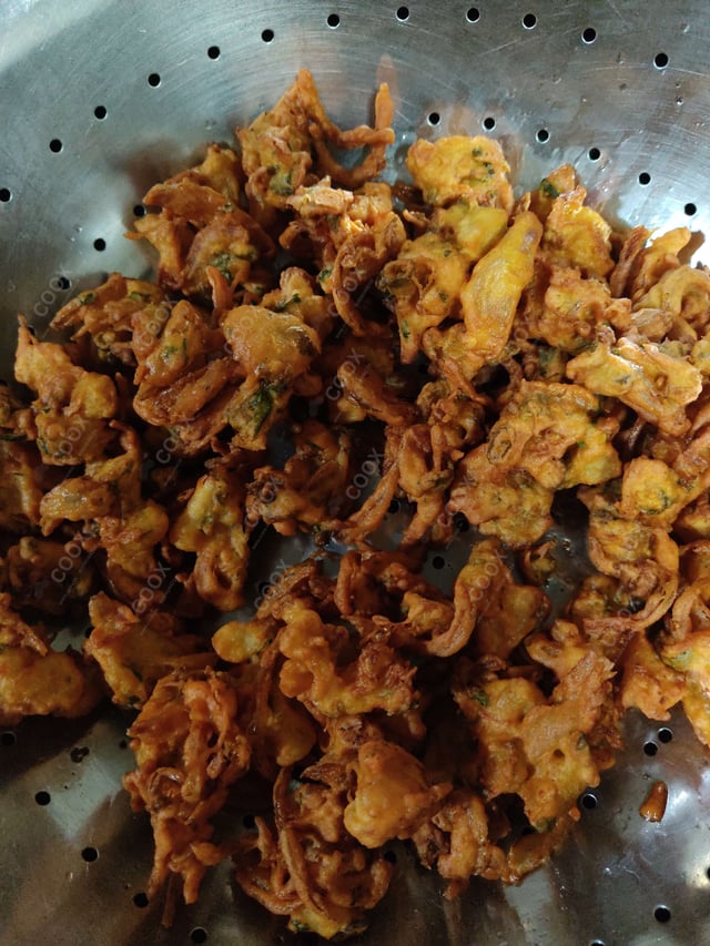 Delicious Mix Pakode prepared by COOX