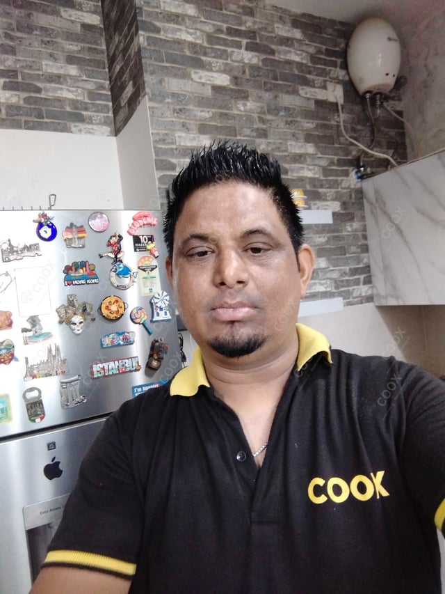 Chef from COOX at bookings. Professional cooks chefs at home