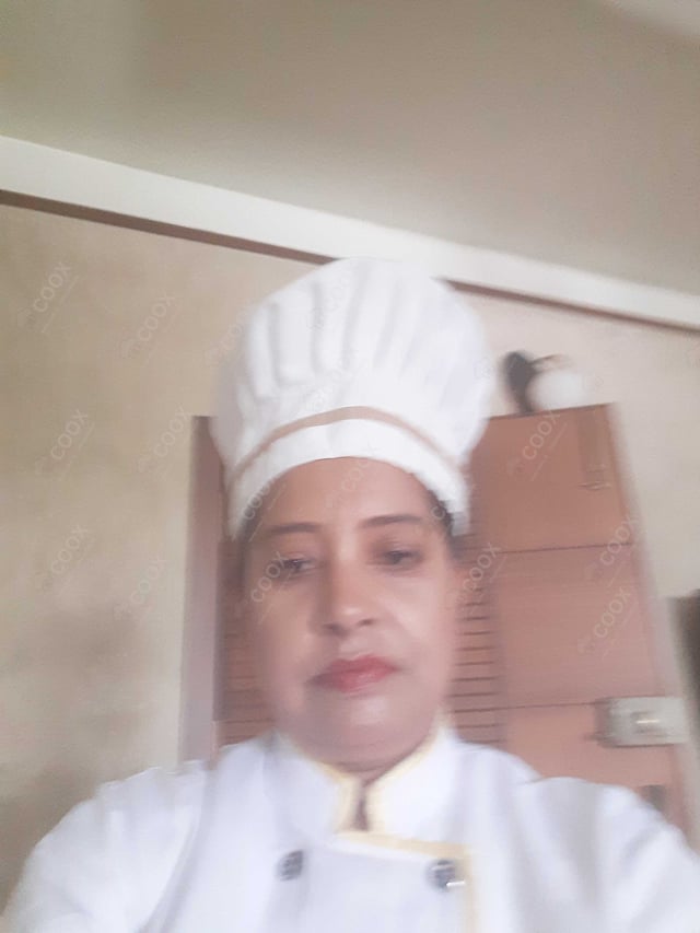 Chef from COOX at bookings. Professional cooks chefs at home