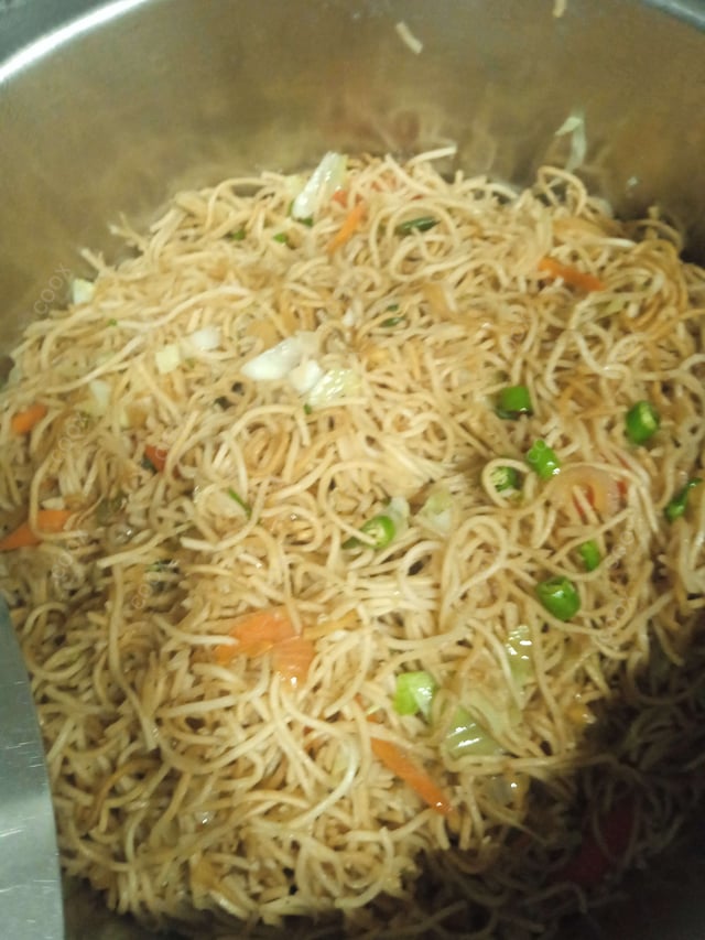 Delicious Veg Hakka Noodles prepared by COOX