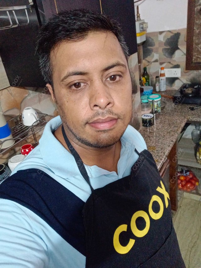 Chef from COOX at bookings. Professional cooks chefs at home