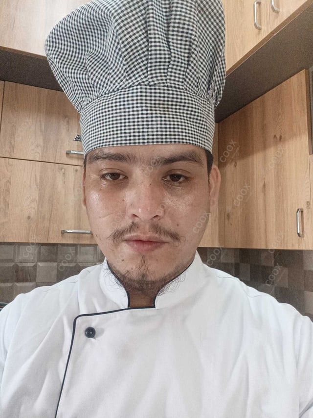 Chef from COOX at bookings. Professional cooks chefs at home