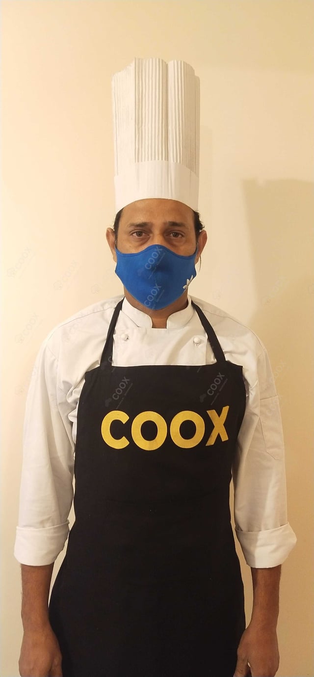 Chef from COOX at bookings. Professional cooks chefs at home