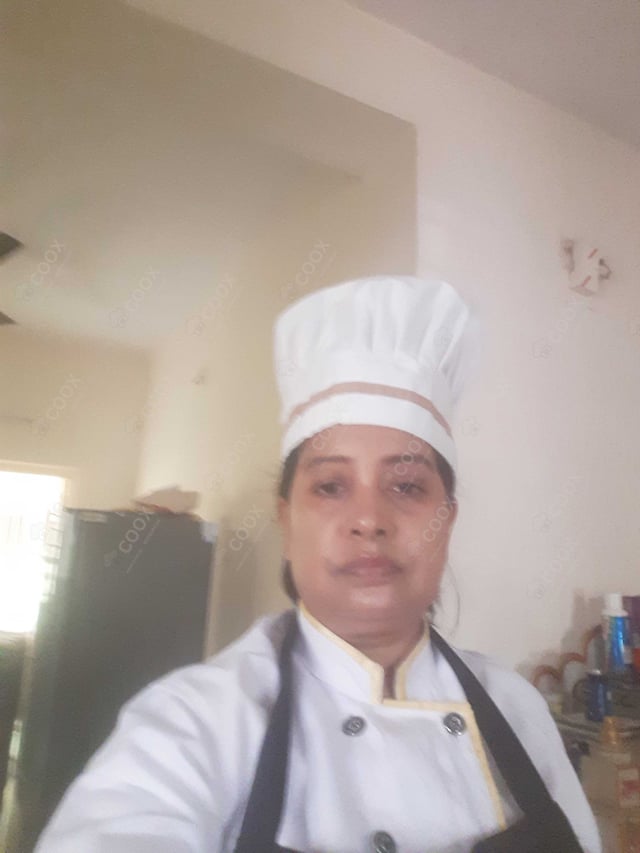 Chef from COOX at bookings. Professional cooks chefs at home