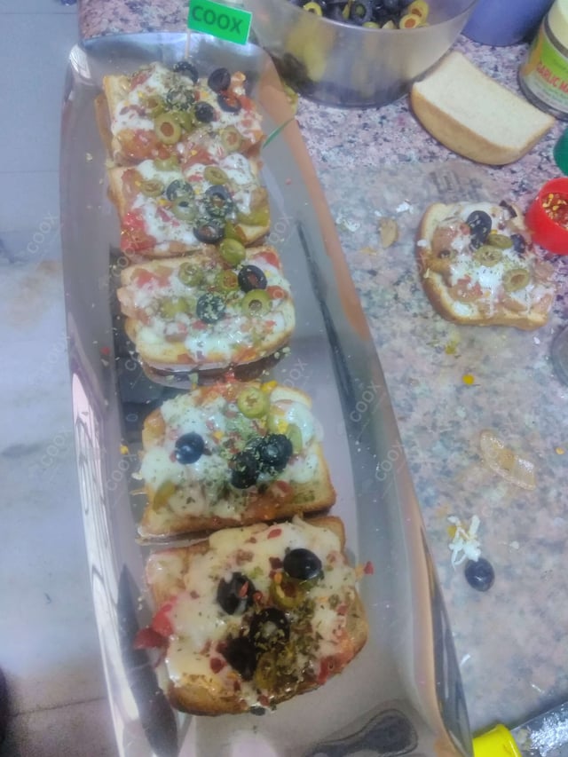 Delicious Tomato Mushroom Bruschetta prepared by COOX