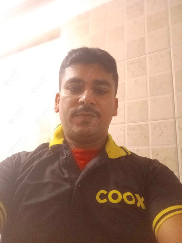 Chef from COOX at bookings. Professional cooks chefs at home