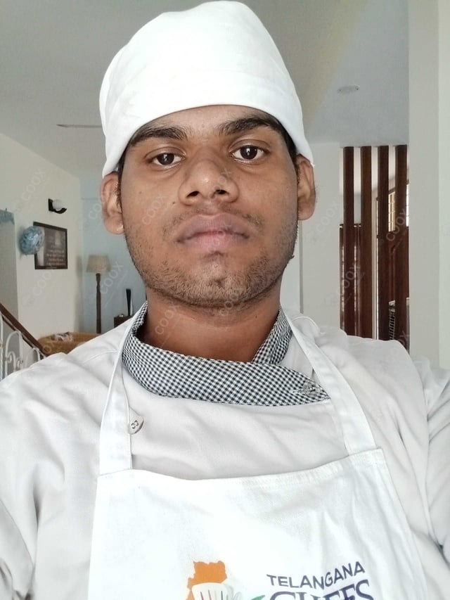 Chef from COOX at bookings. Professional cooks chefs at home