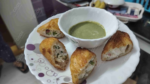 Delicious Green Chutney prepared by COOX