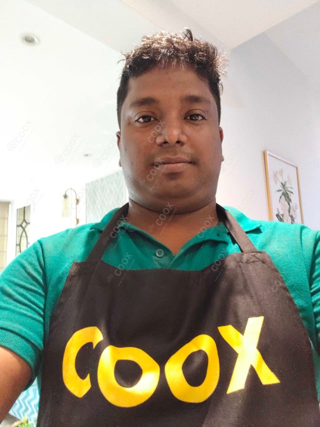 Chef from COOX at bookings. Professional cooks chefs at home