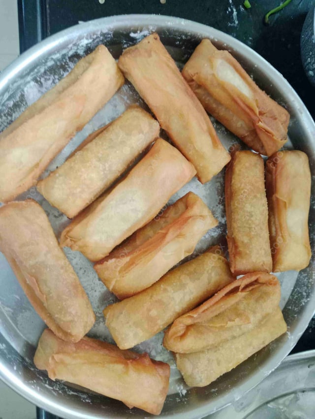 Delicious Veg Spring Rolls prepared by COOX