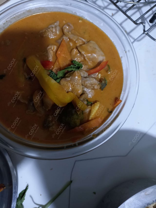 Delicious Red Thai Chicken Curry prepared by COOX