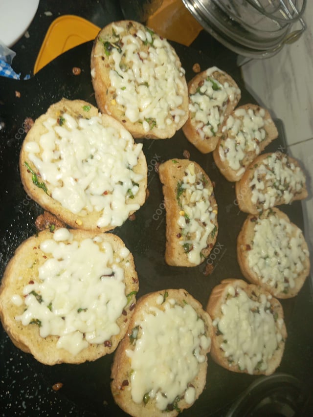 Delicious Garlic Bread with Cheese prepared by COOX