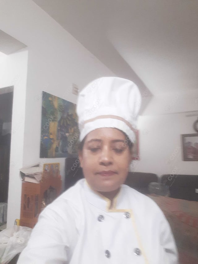 Chef from COOX at bookings. Professional cooks chefs at home