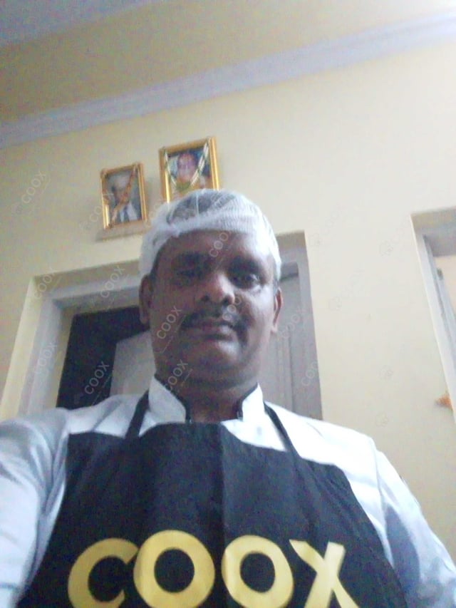 Chef from COOX at bookings. Professional cooks chefs at home