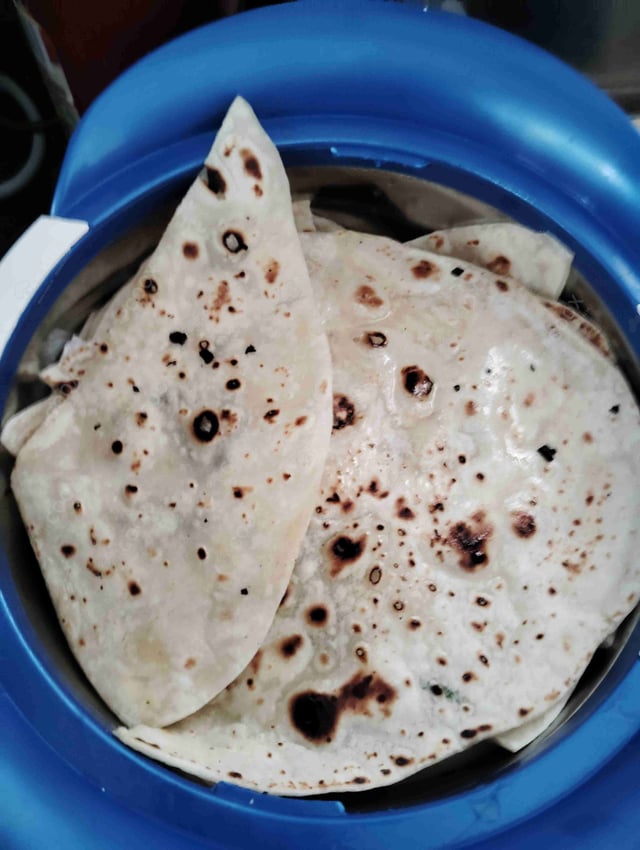 Delicious Naan (Butter / Garlic) prepared by COOX