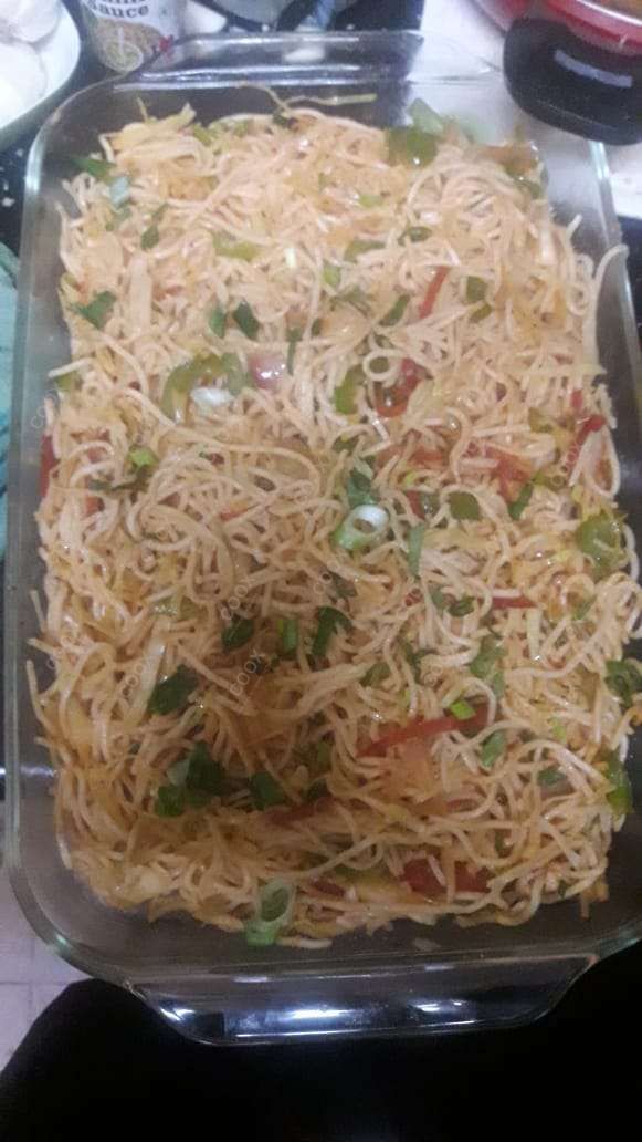 Delicious Veg Hakka Noodles prepared by COOX