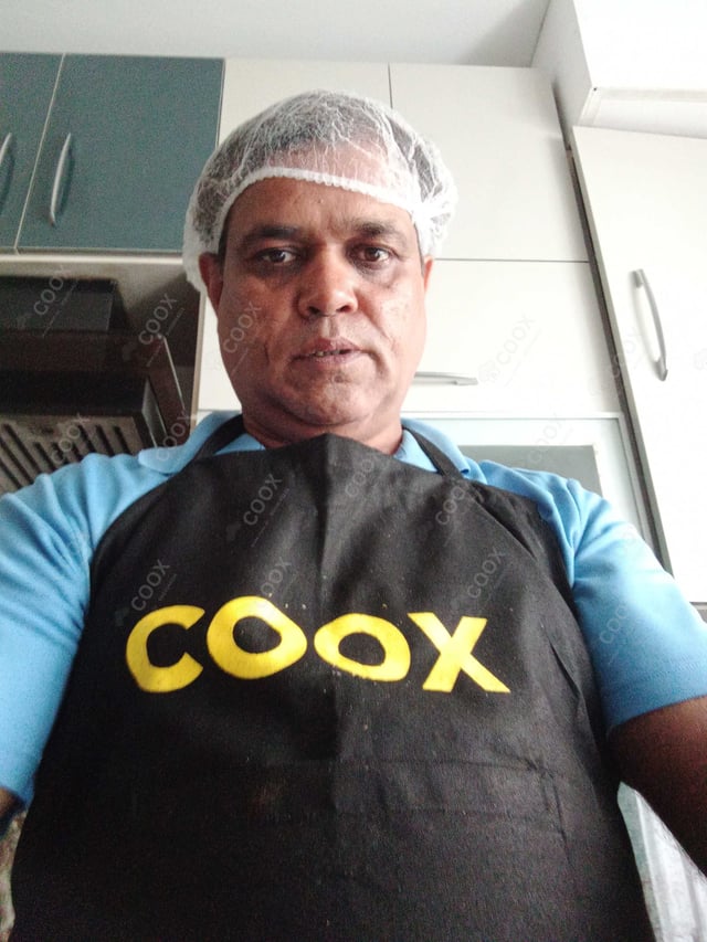 Chef from COOX at bookings. Professional cooks chefs at home