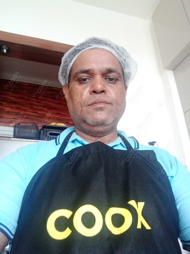 Chef from COOX at bookings. Professional cooks chefs at home