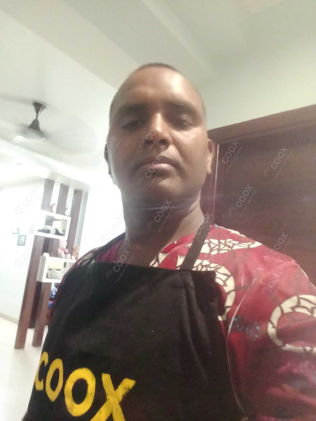 Chef from COOX at bookings. Professional cooks chefs at home