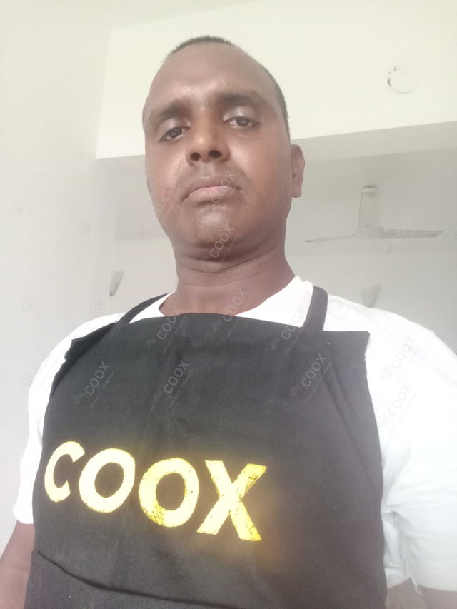 Chef from COOX at bookings. Professional cooks chefs at home