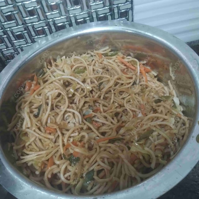 Delicious Veg Hakka Noodles prepared by COOX