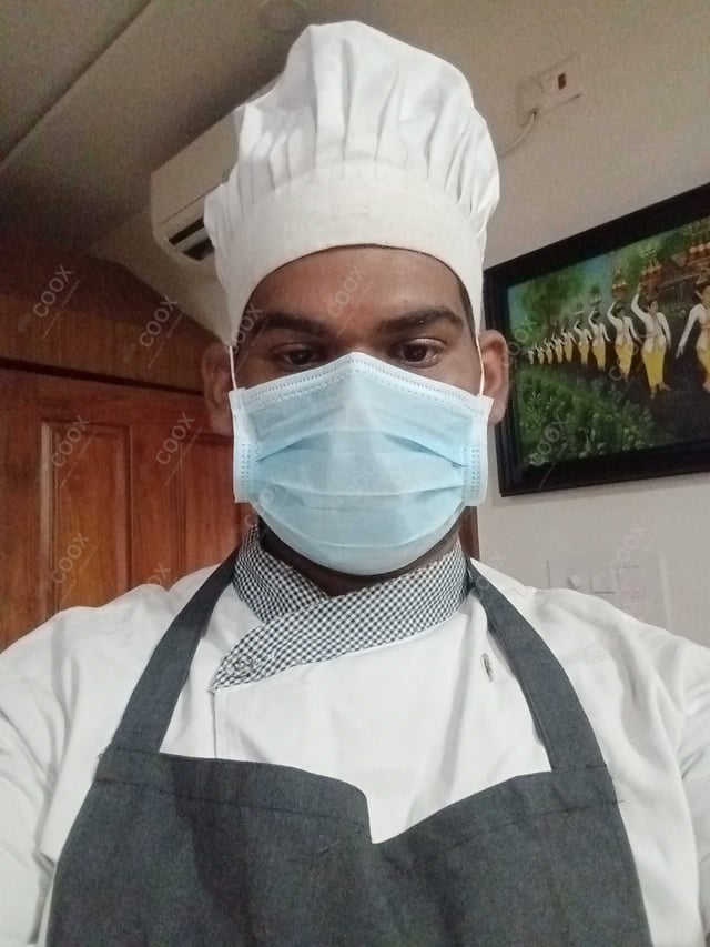 Chef from COOX at bookings. Professional cooks chefs at home