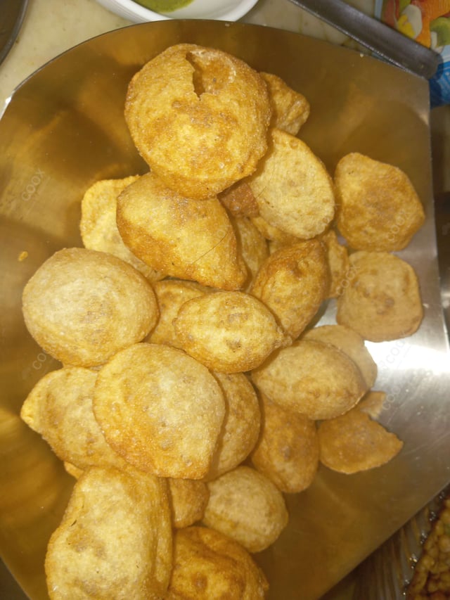 Delicious Gol Gappe (Pani Puri) prepared by COOX