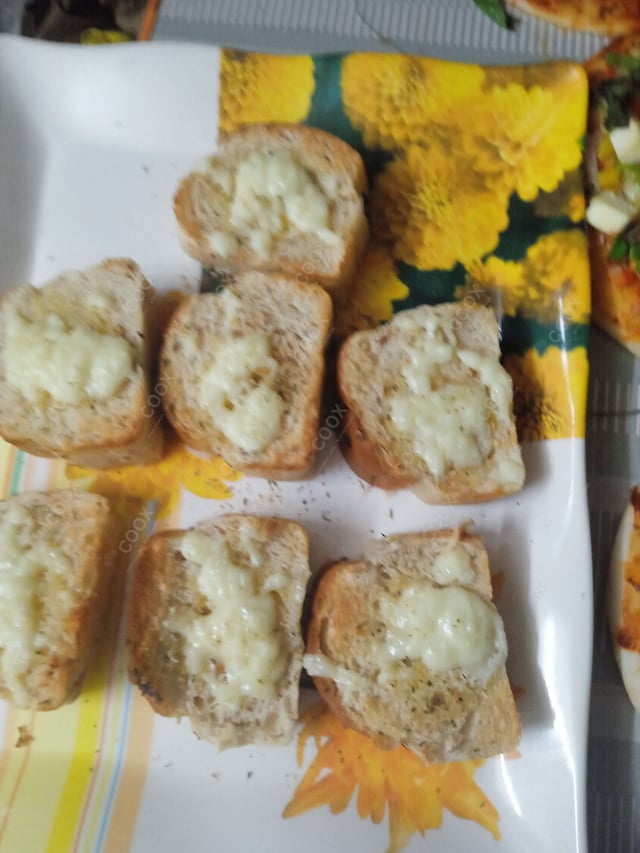 Delicious Garlic Bread with Cheese prepared by COOX