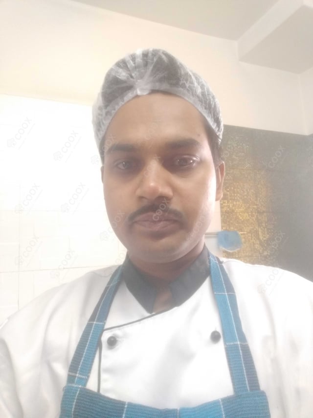 Chef from COOX at bookings. Professional cooks chefs at home